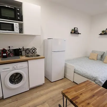 Apartment Modern And Cozy